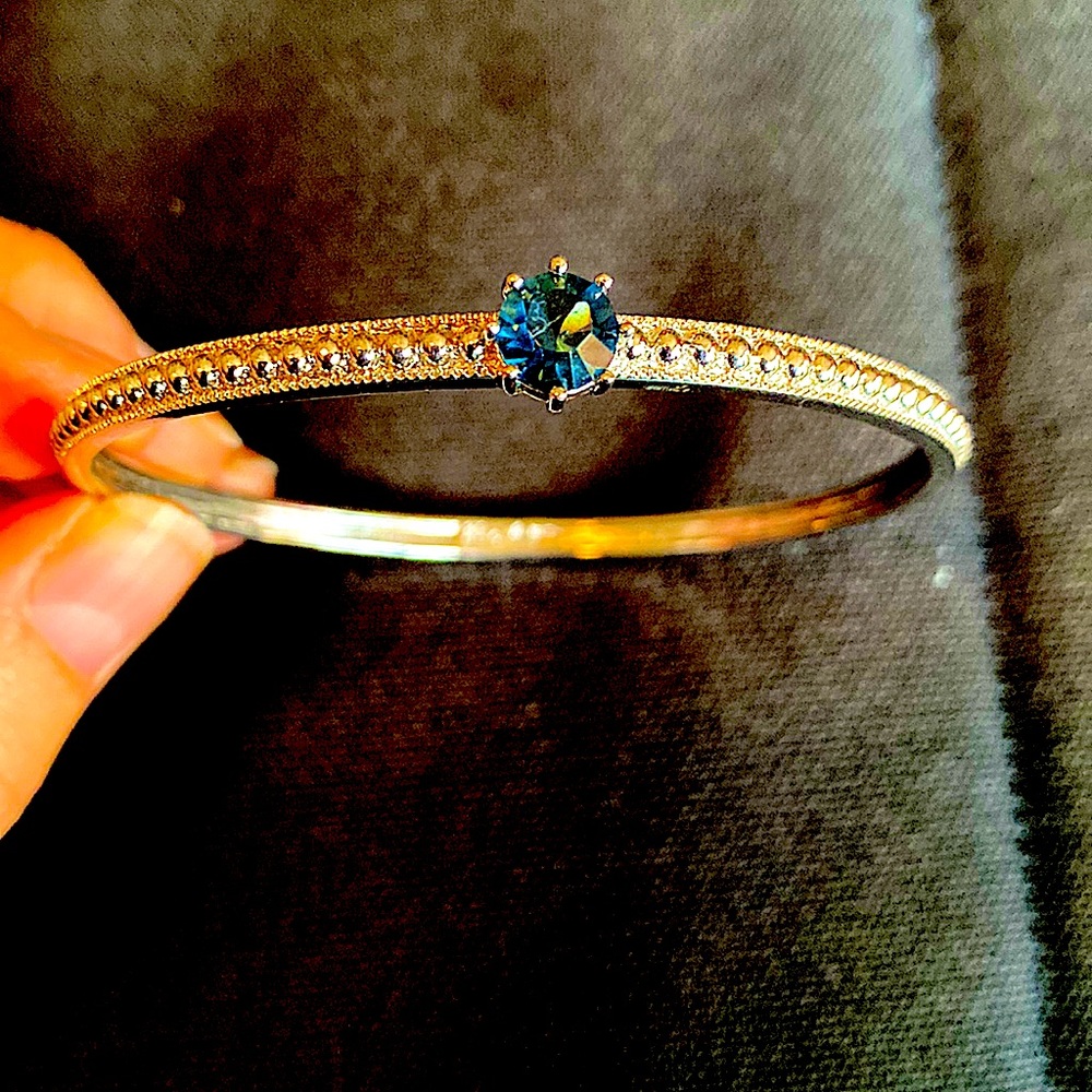 Sterling Silver Bracelet December birthstone Topaz  8.5 inches.